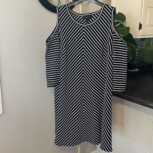 Lane Bryant Cold Shoulder Dress | Size 18/20 | Black White Striped 3/4‎ Sleeve - Picture 1 of 11